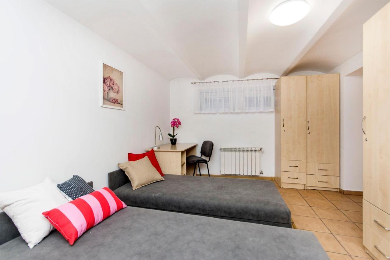 Akademikus Torun Hostel Eksteriør bilde