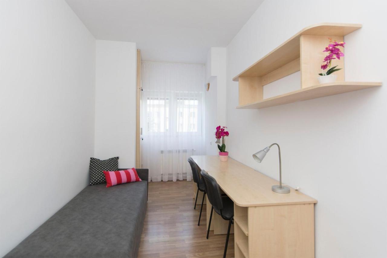 Akademikus Torun Hostel Eksteriør bilde