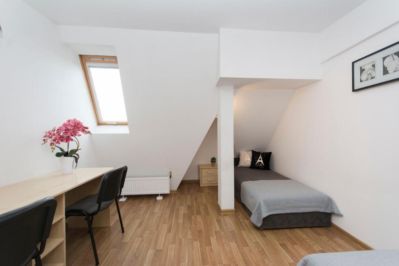 Akademikus Torun Hostel Eksteriør bilde