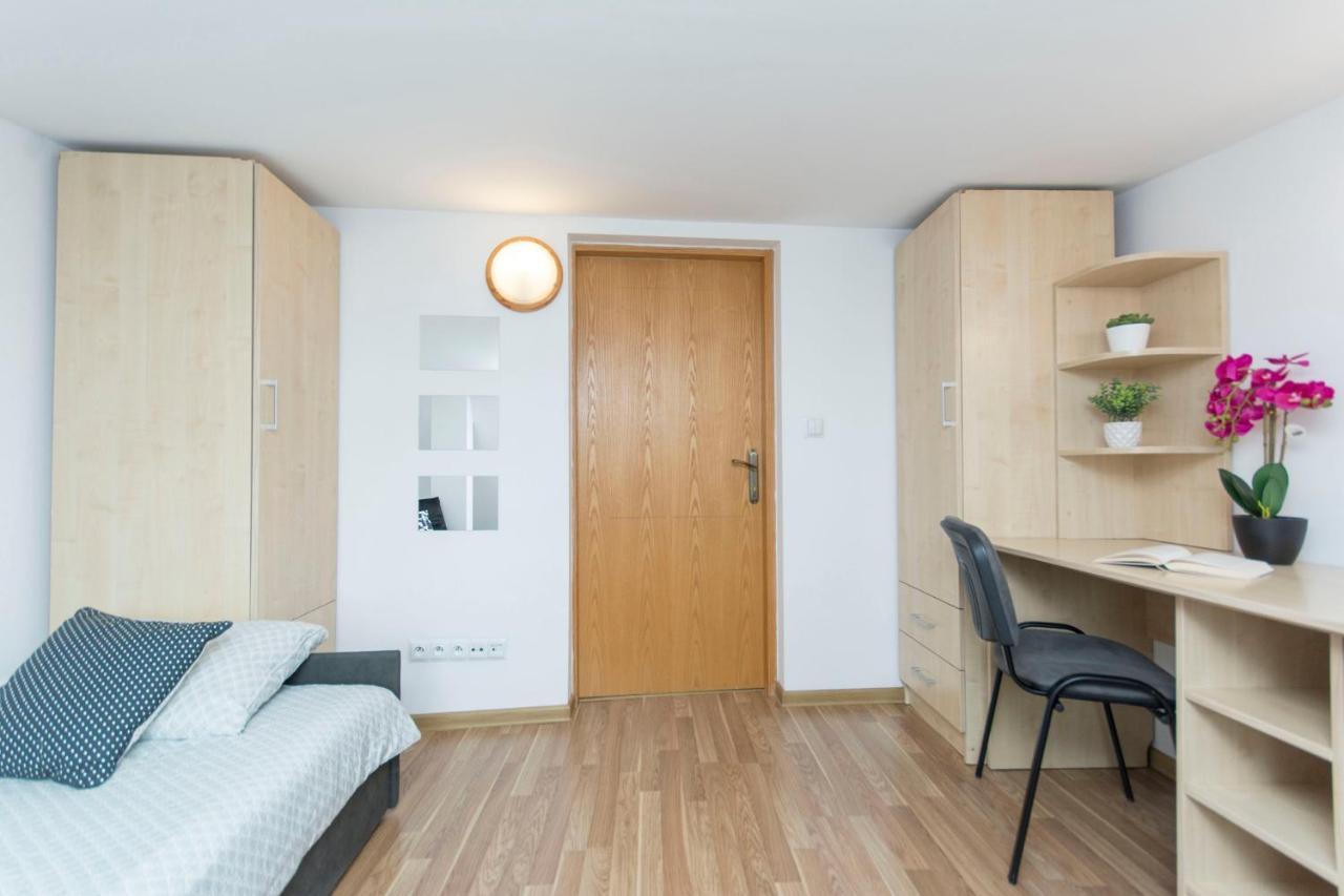 Akademikus Torun Hostel Eksteriør bilde