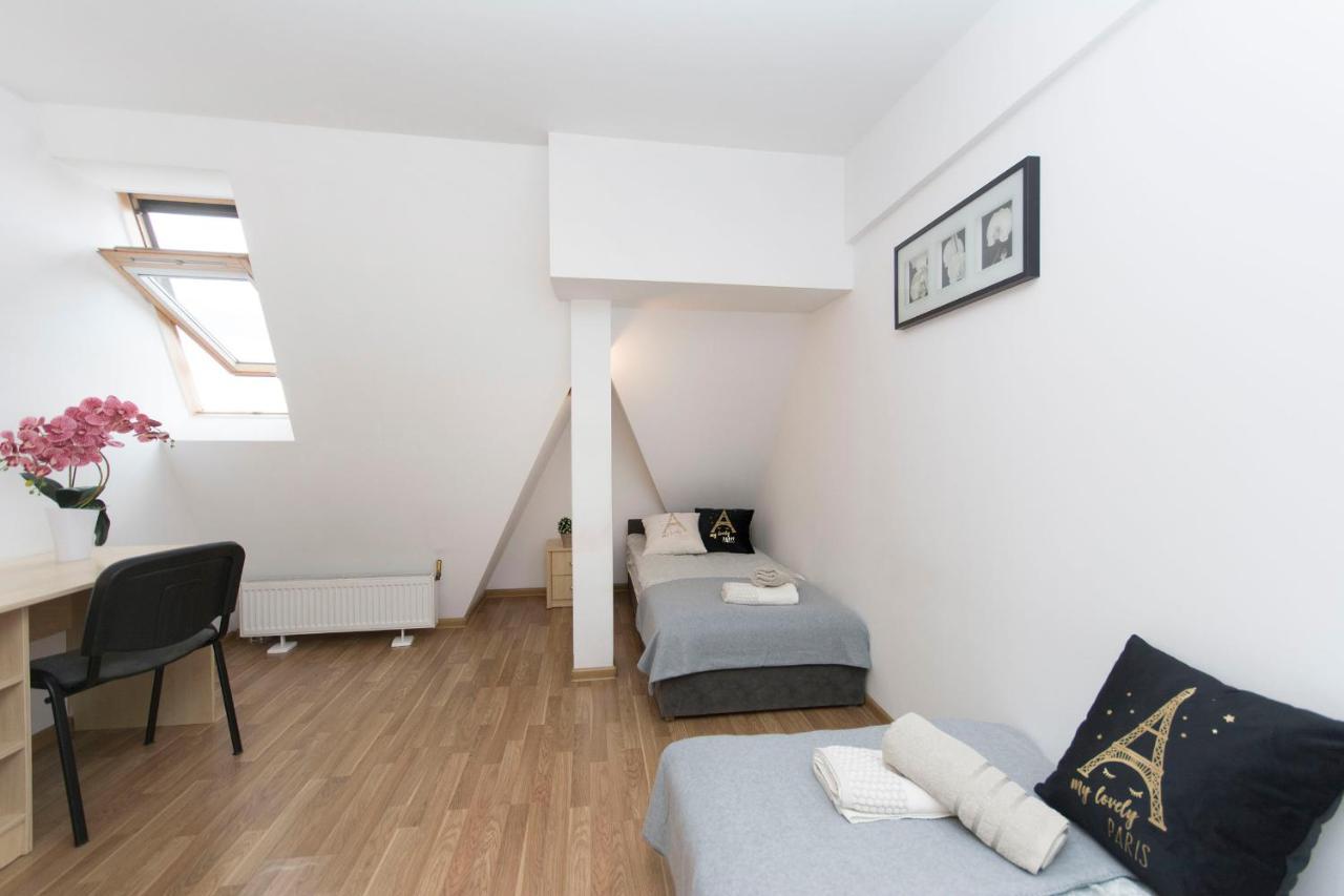 Akademikus Torun Hostel Eksteriør bilde