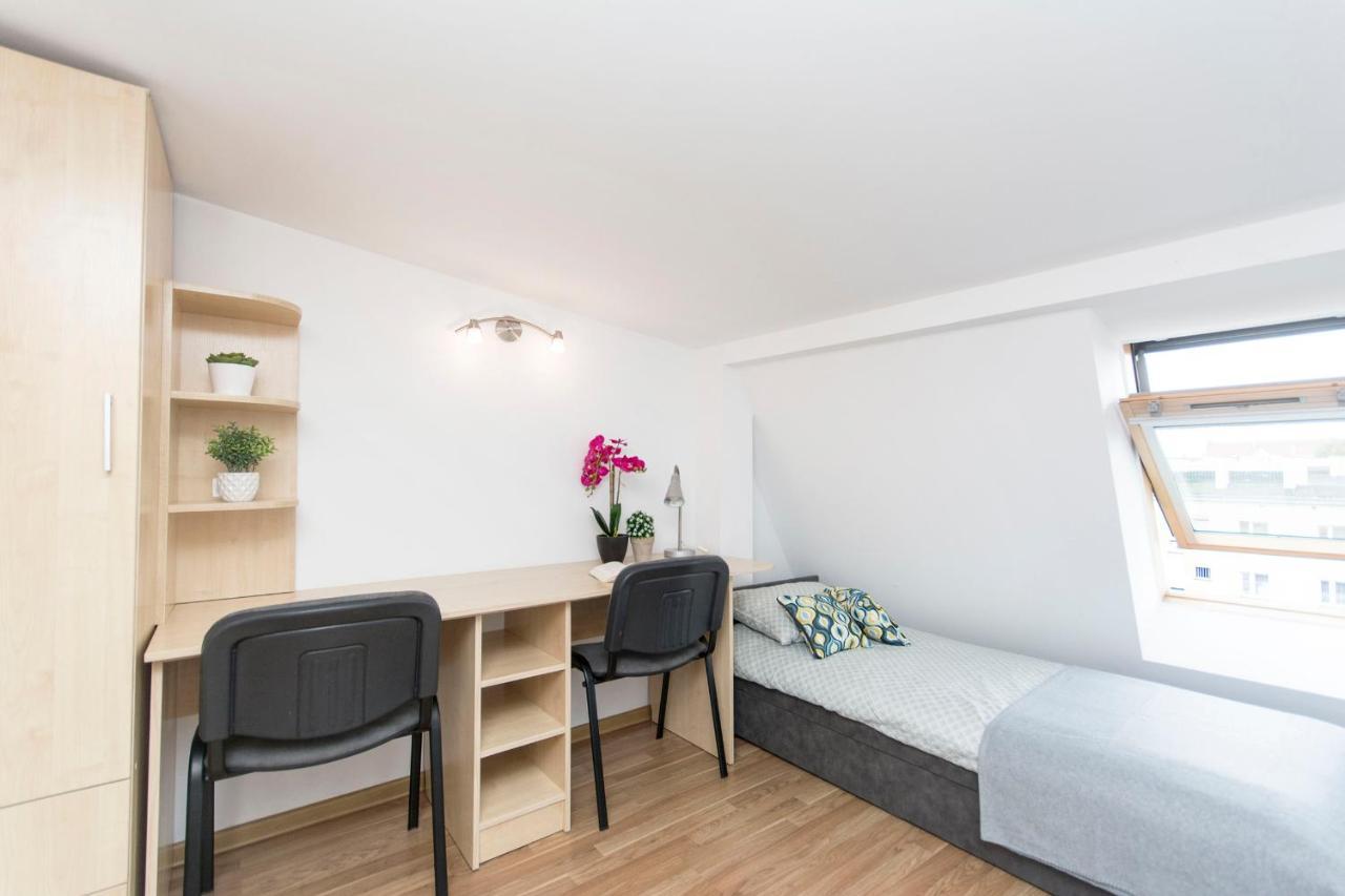 Akademikus Torun Hostel Eksteriør bilde